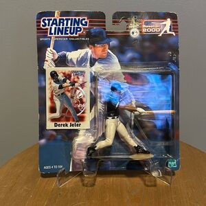 2000 MLB Starting Lineup Derek Jeter Yankees SLU Figure w/ trading card. New